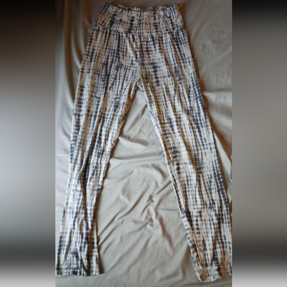 Ashley Blue Size Medium Buttery Soft Full Length Blue and White Tie Dye Leggings